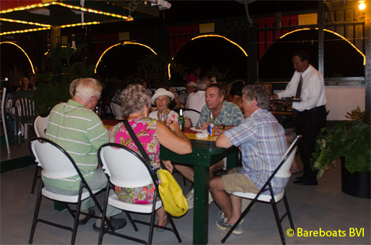 7597-To_Dove_Love_Restaurant_Guests.jpg